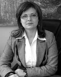 Carmen Szabo, Abogado
